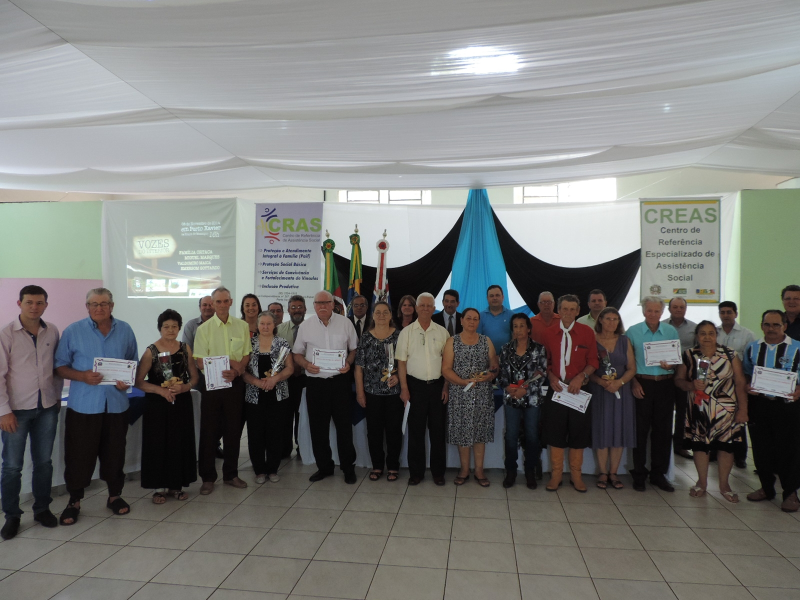 Mais de 400 idosos participaram de programação especial